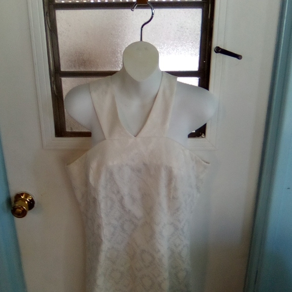 Guess bright beige paisley suit.  Beautiful with matching pants. Xtra 25.00 - Picture 2 of 6